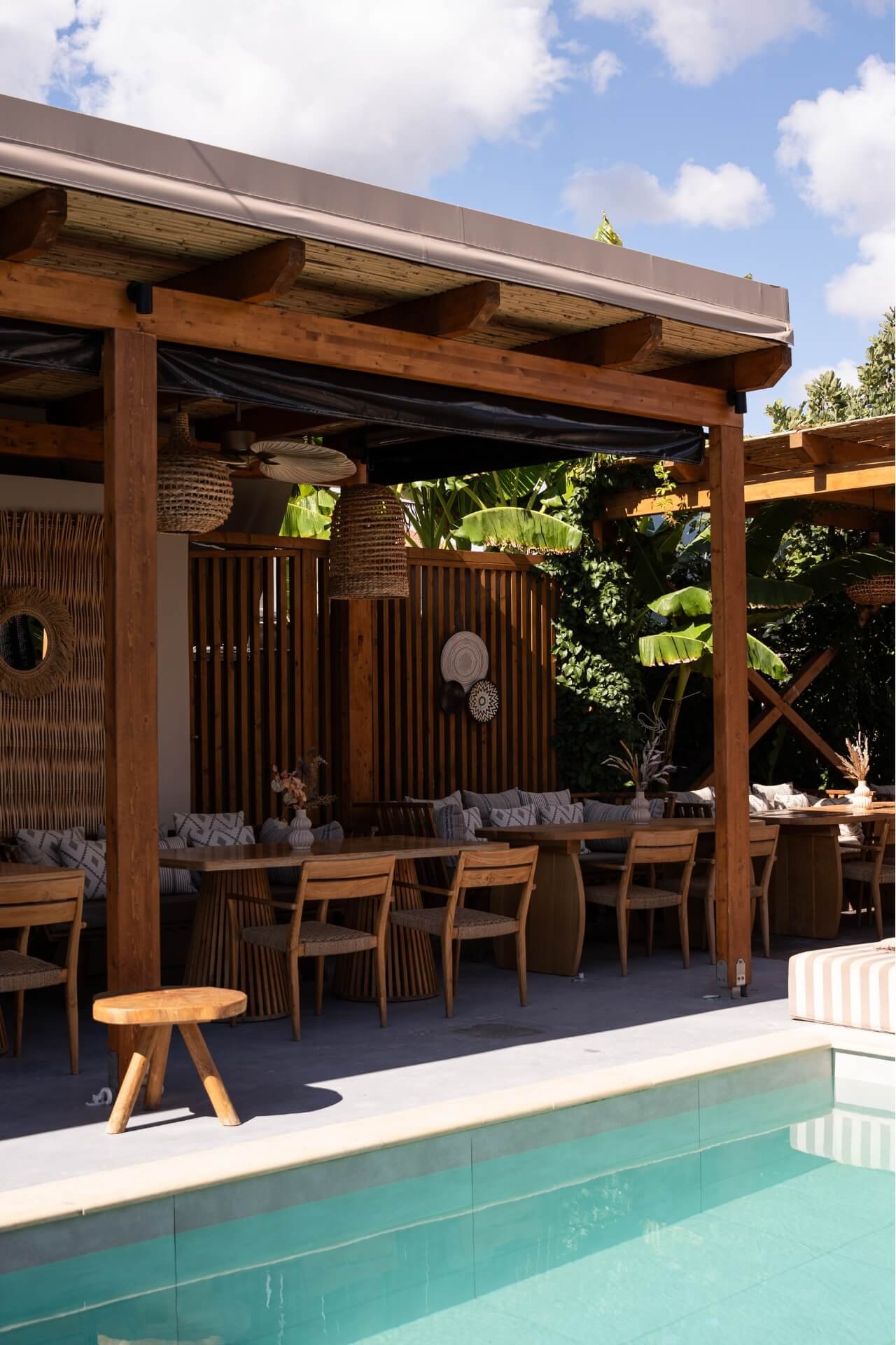 Swimming pool and dine area at Hamsa Beach Zakynthos